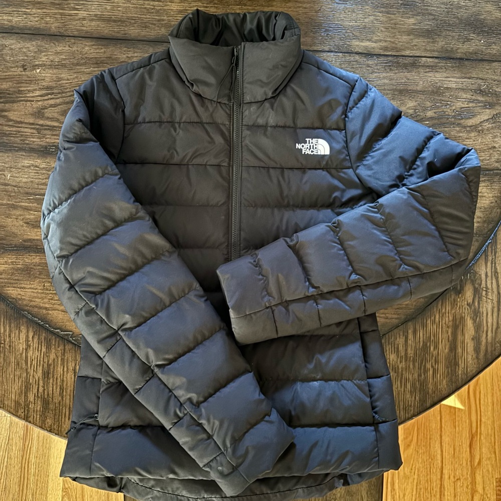 Women’s XS black NorthFace puffer coat